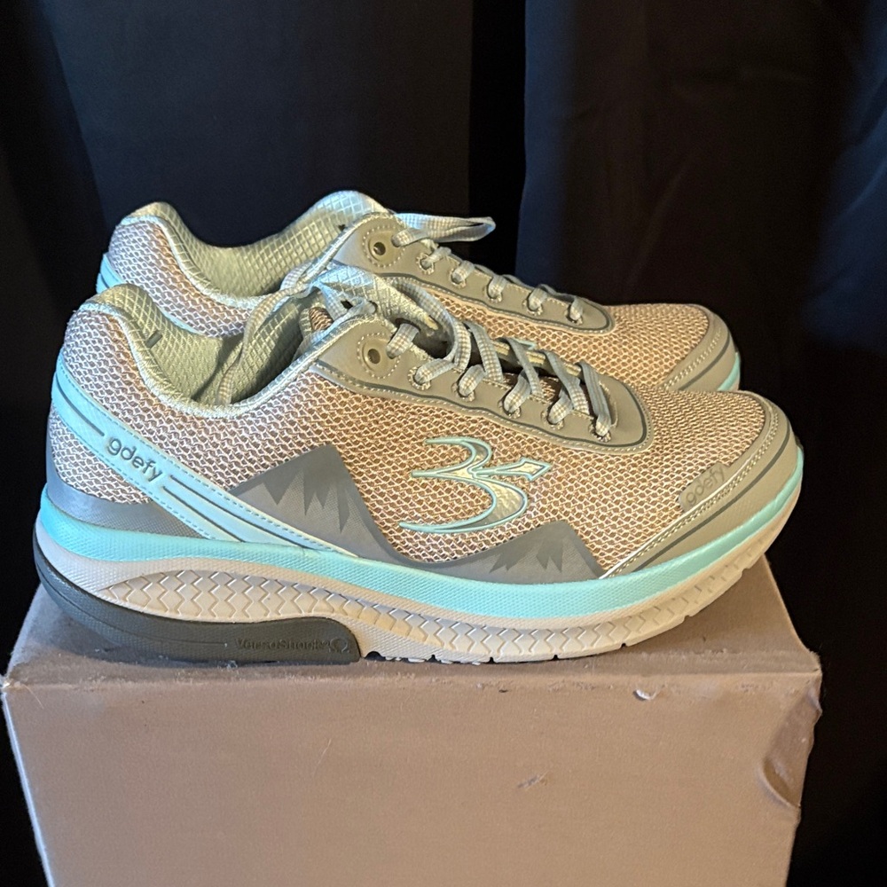 GDefy Women's Tan and Blue Sneakers